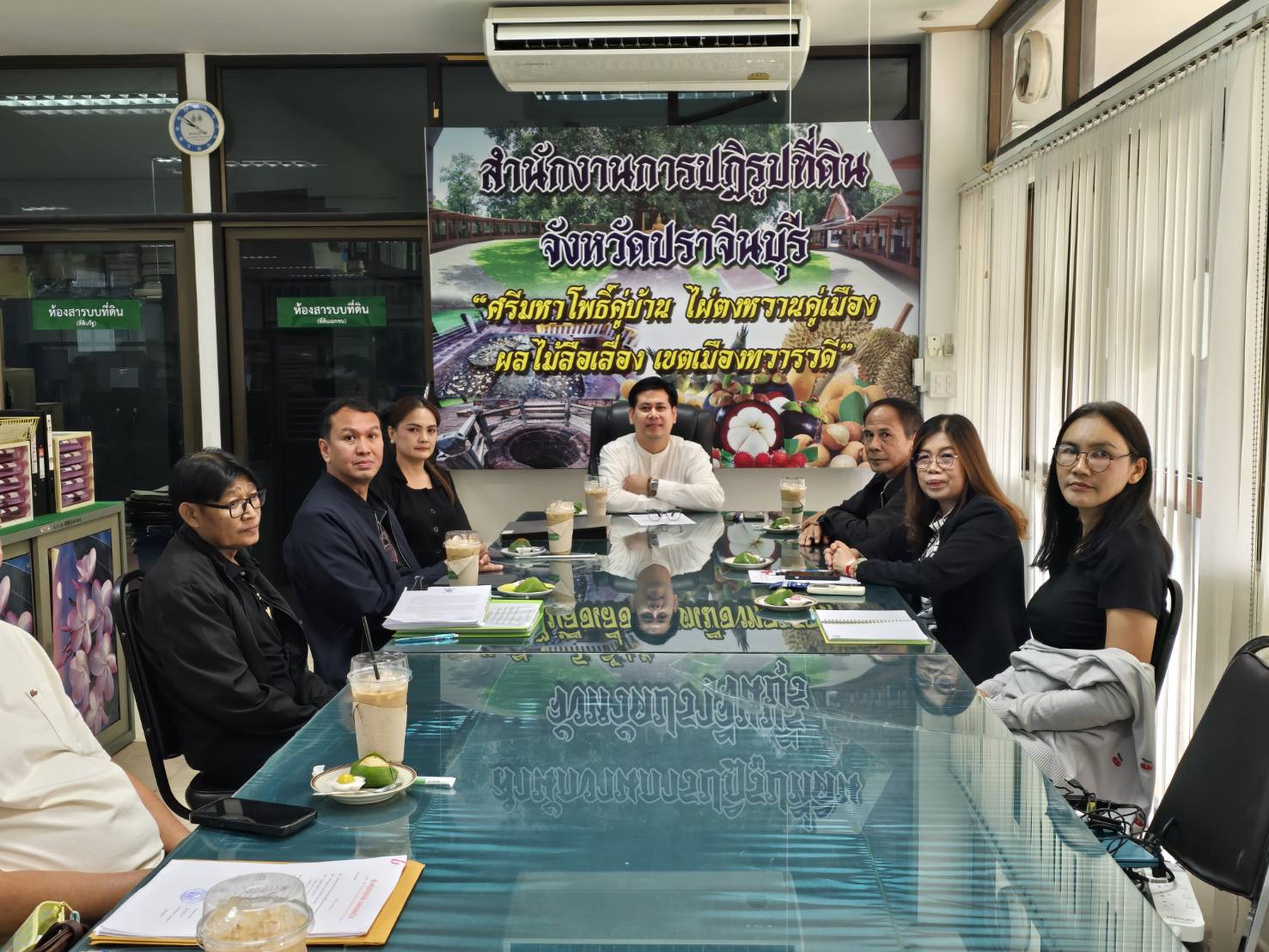 title - วันที่ 24 กุมภาพันธ์ 2569 นายวิทูล ประดิษฐบุญ พร้อมด้วย เจ้าหน้าที่ ส.ป.ก.ปราจีนบุรี ประชุมติดตามความก้าวหน้า โครงการก่อสร้างถนนสายซอย ในแปลงเกษตรกรรม ผิวจราจรขรุขระ ผิวจราจรหินคลุก กว้าง 4.00 ม. จำนวน 3 สาย  ระยะทาง 1.808 กม. ในพื้นที่โครงการจัดที่ดินทำกินให้แก่เกษตรกรผู้ไร้ที่ดินทำกิน  ตำบลสะพานหิน อำเภอนาดี จังหวัดปราจีนบุรี (งบกลาง) ครั้งที่ 2/2569